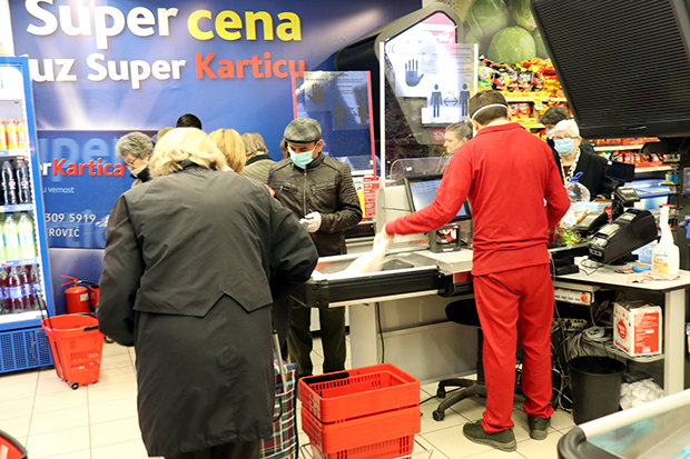 Новости сазнају: Продавнице за пензионере, уместо у недељу, ОТВОРЕНЕ СУТРА од 4.00 до 7.00 ујутру